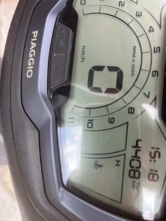 Piaggio Beverly 300 ABS-ASR (2021 - 25) (3)