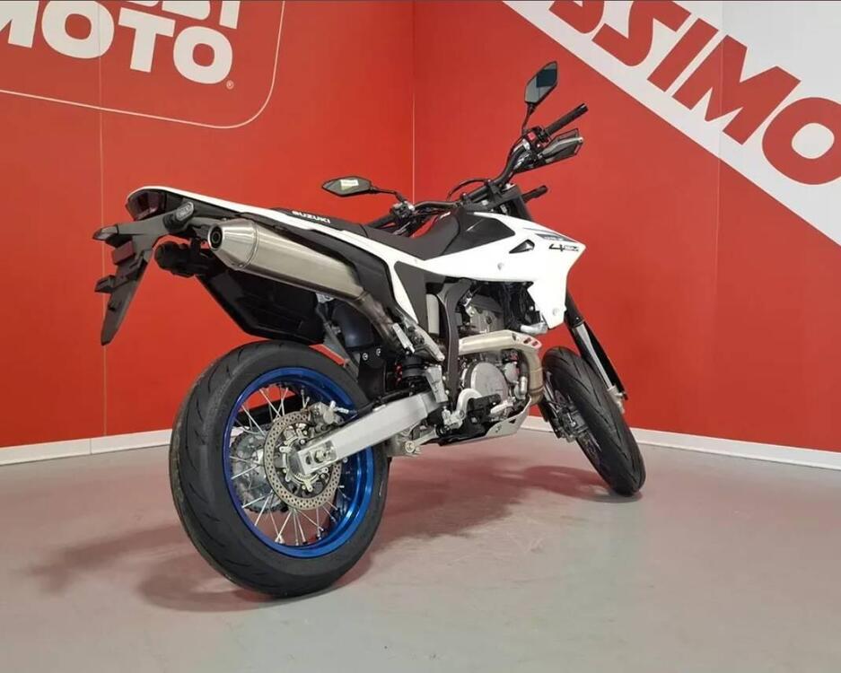 Suzuki DR-Z4S (2025) (4)