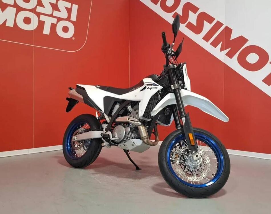 Suzuki DR-Z4S (2025)