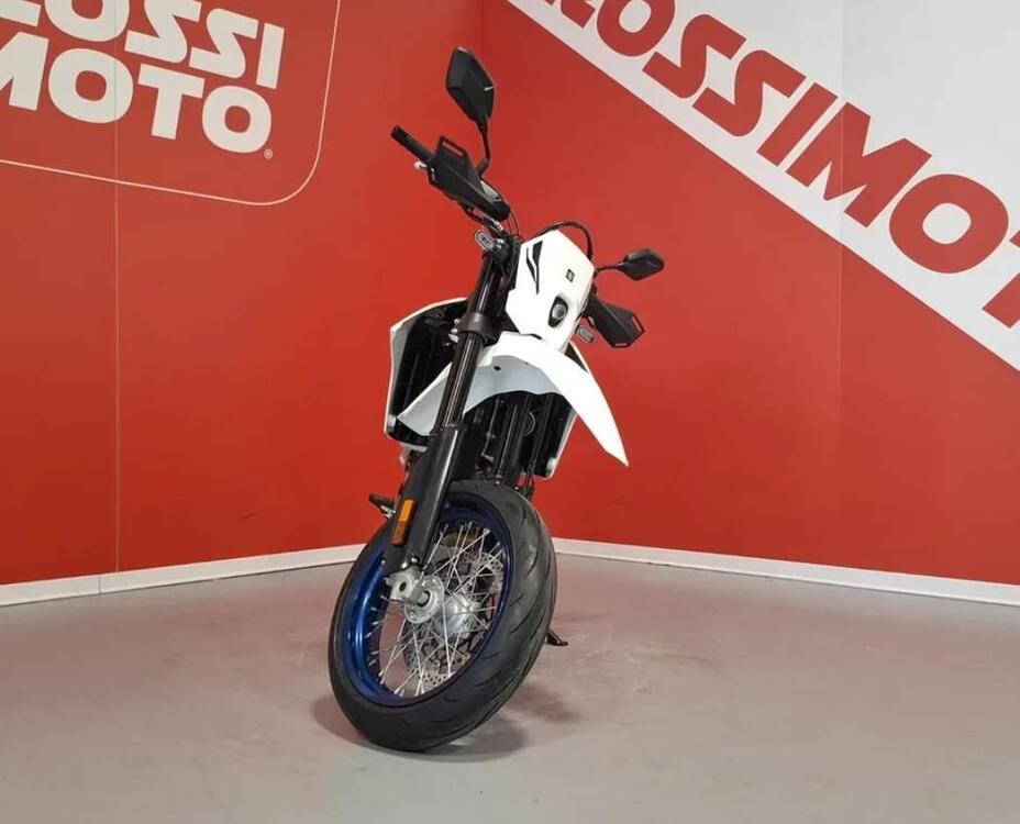 Suzuki DR-Z4S (2025) (5)