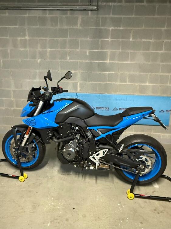 Suzuki GSX-8S (2023 - 24)