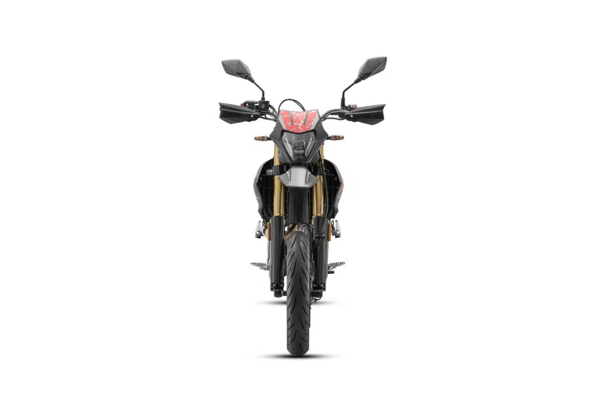 COV 125: la motard per i più giovani di QJMOTOR [GALLERY] (3)