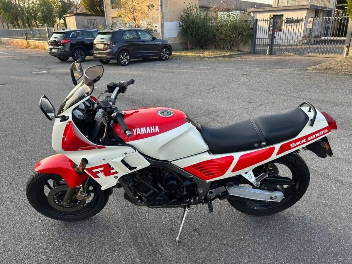 Yamaha FZ 750 (1985 - 88) (5)
