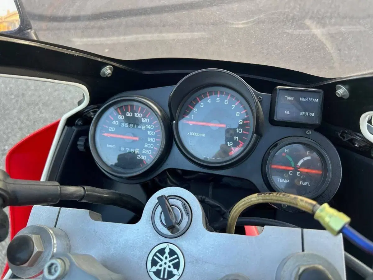 Yamaha FZ 750 (1985 - 88) (9)