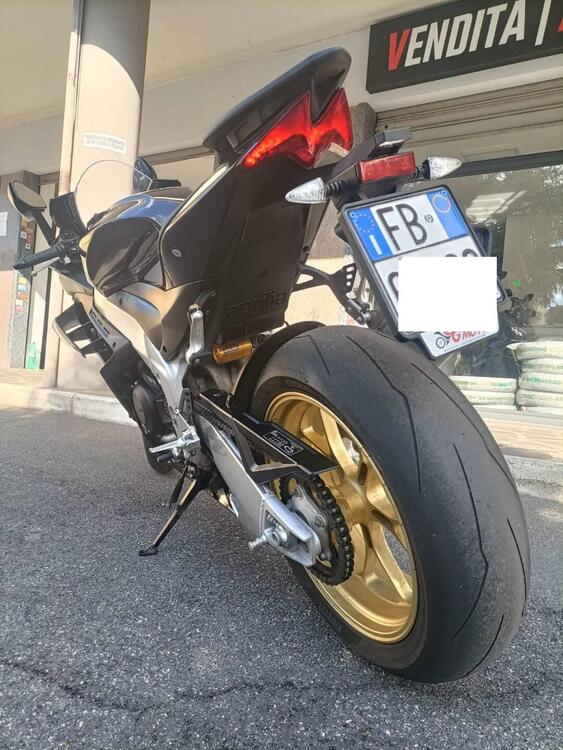 Aprilia RSV4 1100 Factory (2025) (4)