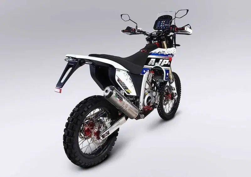 AJP PR7 650 Adventure PR7 650 Adventure (2025 - 26) (3)