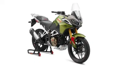 TVS lancia a Eicma la nuova RTX 300: 35 cavalli per viaggiare spendendo poco