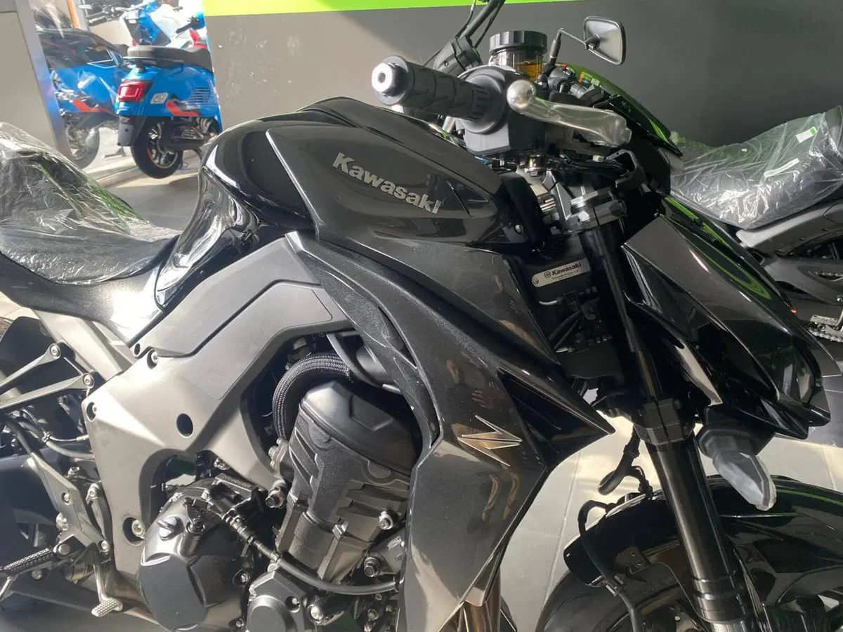 Kawasaki Z 1100 (2026) (4)