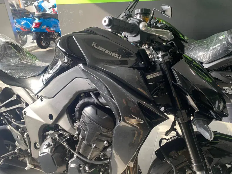 Kawasaki Z 1100 (2026) (4)