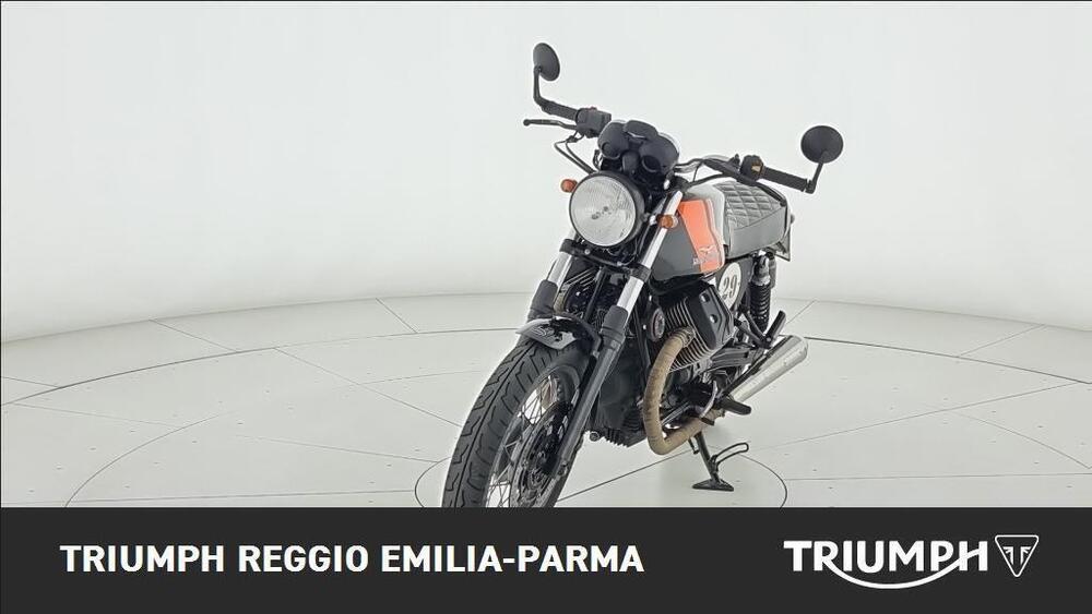 Moto Guzzi V7 Stone (2012 - 15) (5)