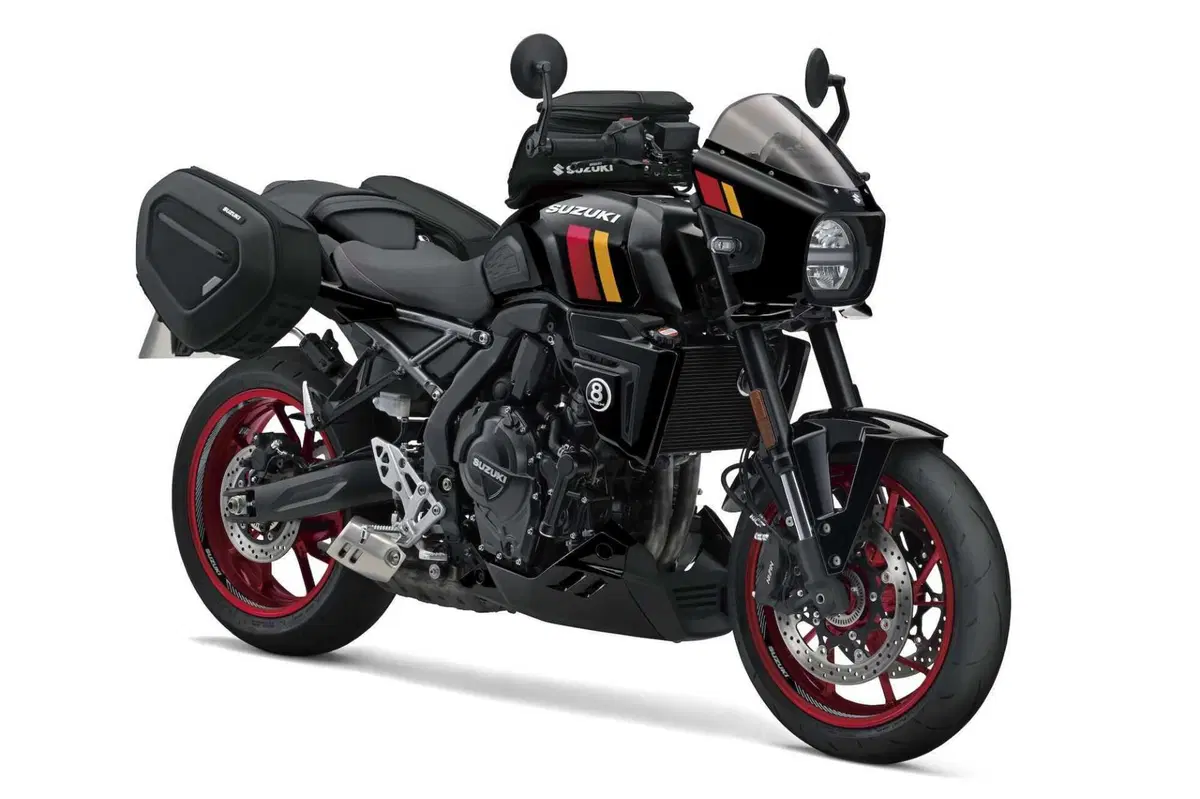 Suzuki GSX-8T e GSX-8TT debuttano nelle concessionarie (5)