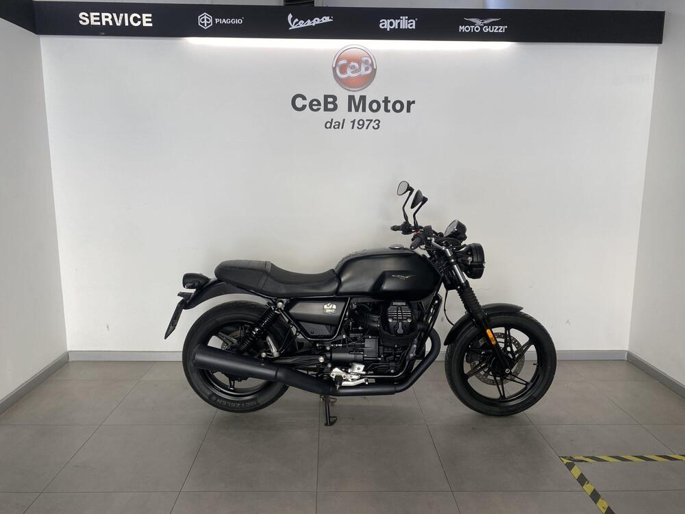 Moto Guzzi V7 Stone (2021 - 24)