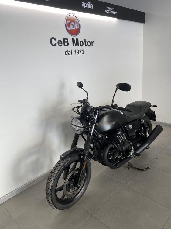 Moto Guzzi V7 Stone (2021 - 24) (5)