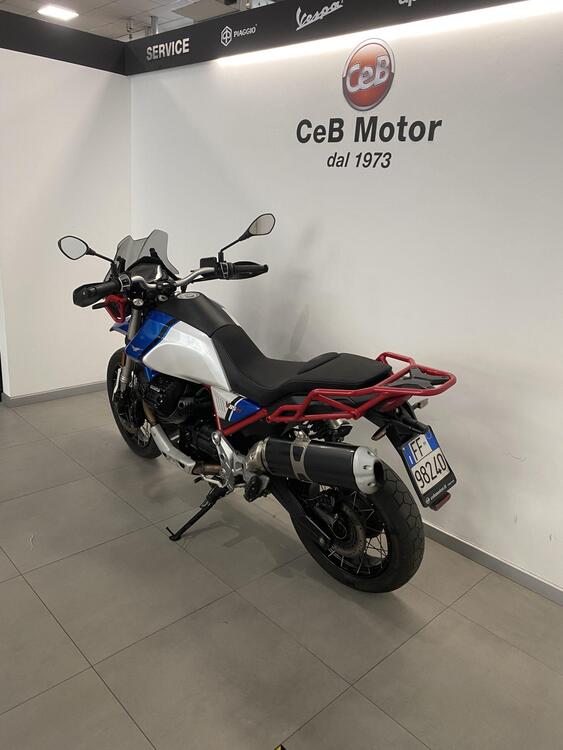 Moto Guzzi V85 TT Evocative Graphics (2021 - 23) (3)