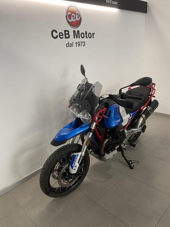 Moto Guzzi V85 TT Evocative Graphics (2021 - 23) (4)