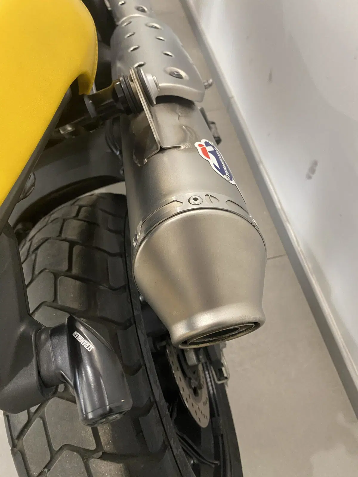 Ducati Scrambler 800 Full Throttle (2015 - 16) (2)