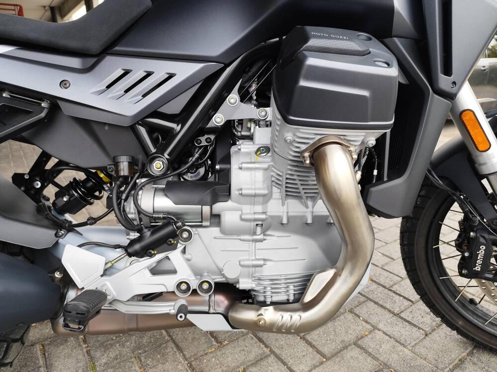 Moto Guzzi Stelvio (2024 - 25) (3)