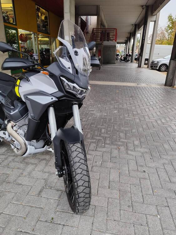 Moto Guzzi Stelvio (2024 - 25) (4)