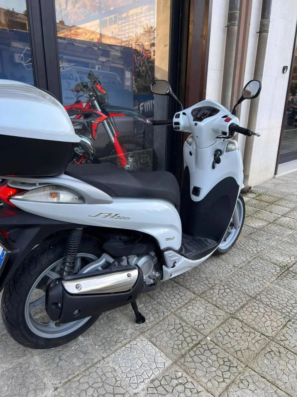 Honda SH 300 i (2006 - 10) (4)