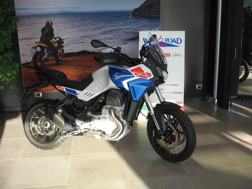 Moto Guzzi Stelvio Duecento Tributo (2025)