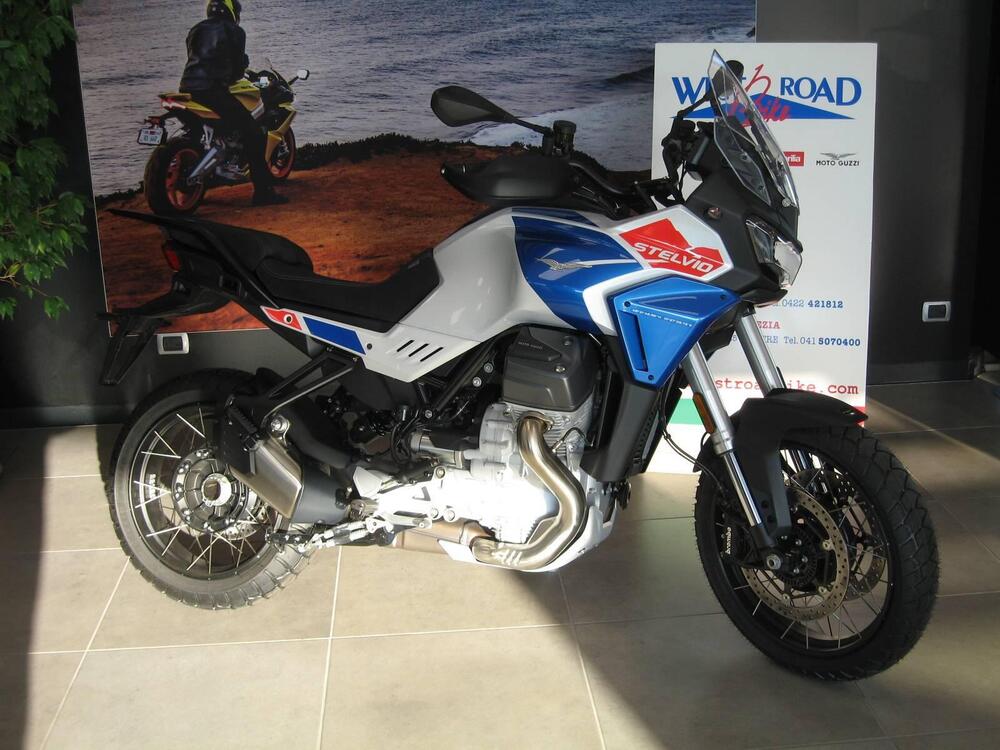 Moto Guzzi Stelvio Duecento Tributo (2025) (2)