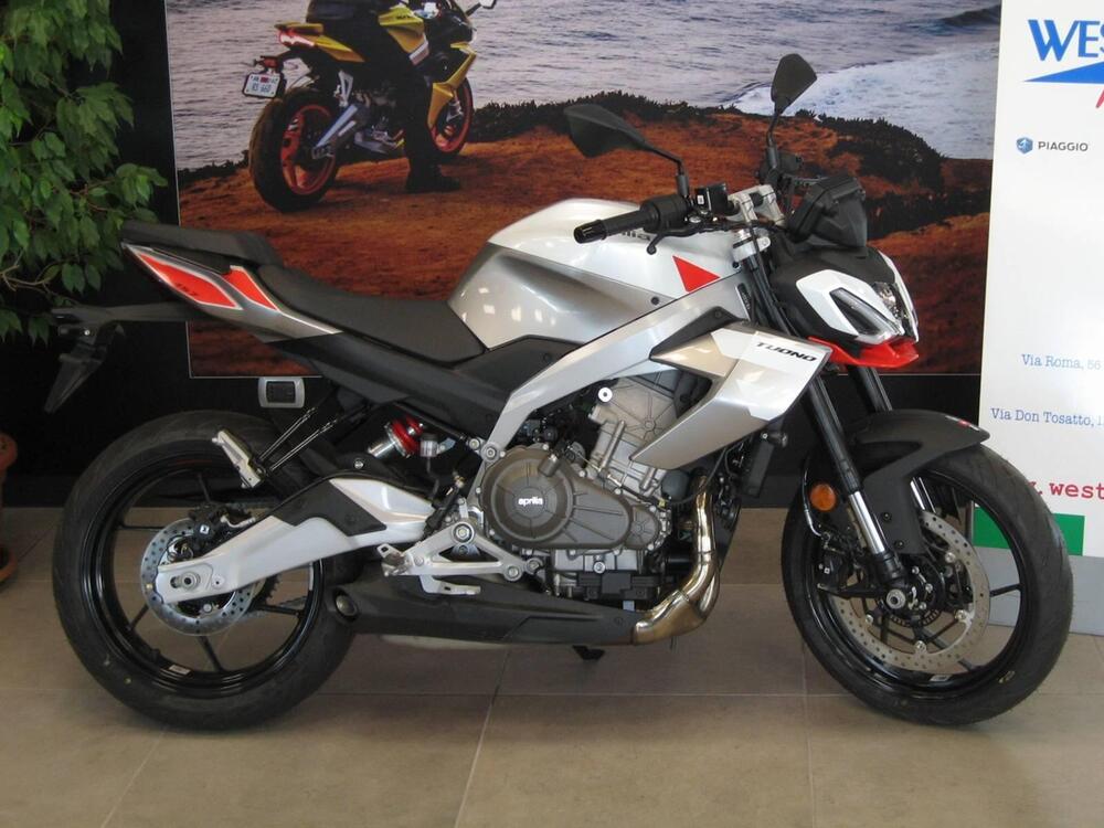 Aprilia Tuono 457 (2025) (2)