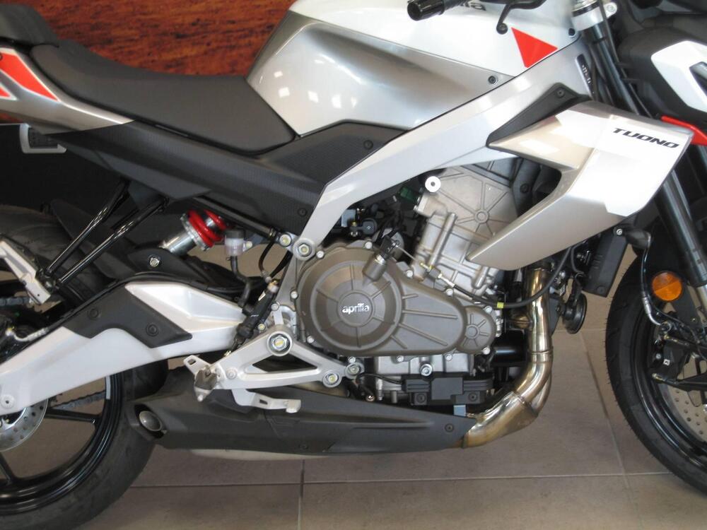 Aprilia Tuono 457 (2025) (5)