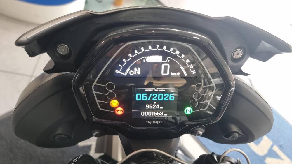 Triumph Street Triple 765 R (2023 - 25) (2)