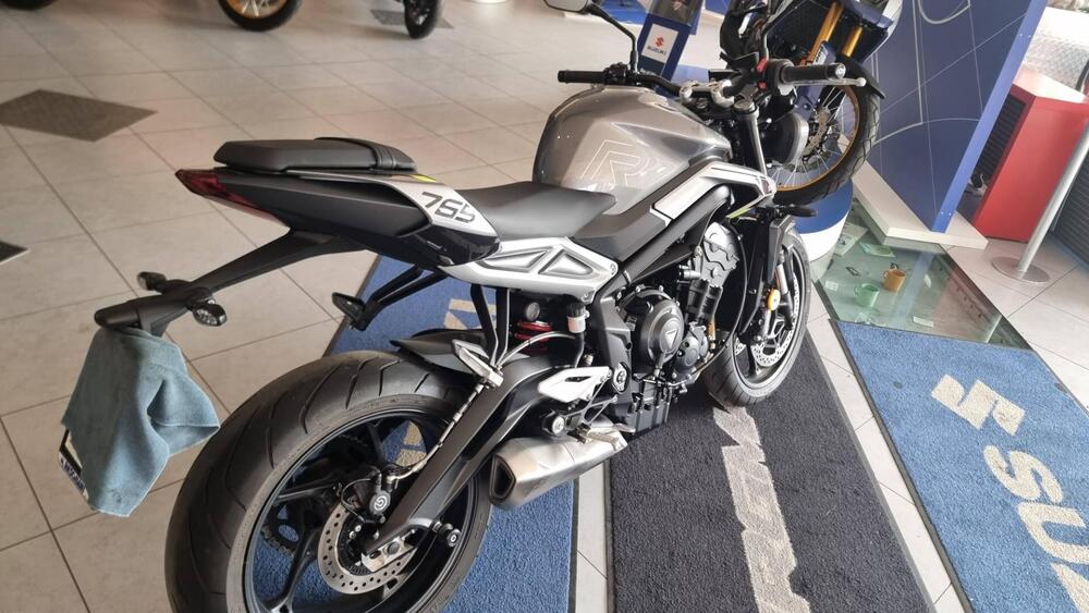 Triumph Street Triple 765 R (2023 - 25) (3)