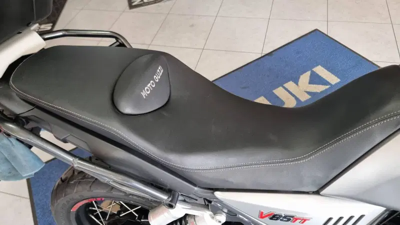 Moto Guzzi V85 TT (2019 - 20) (9)