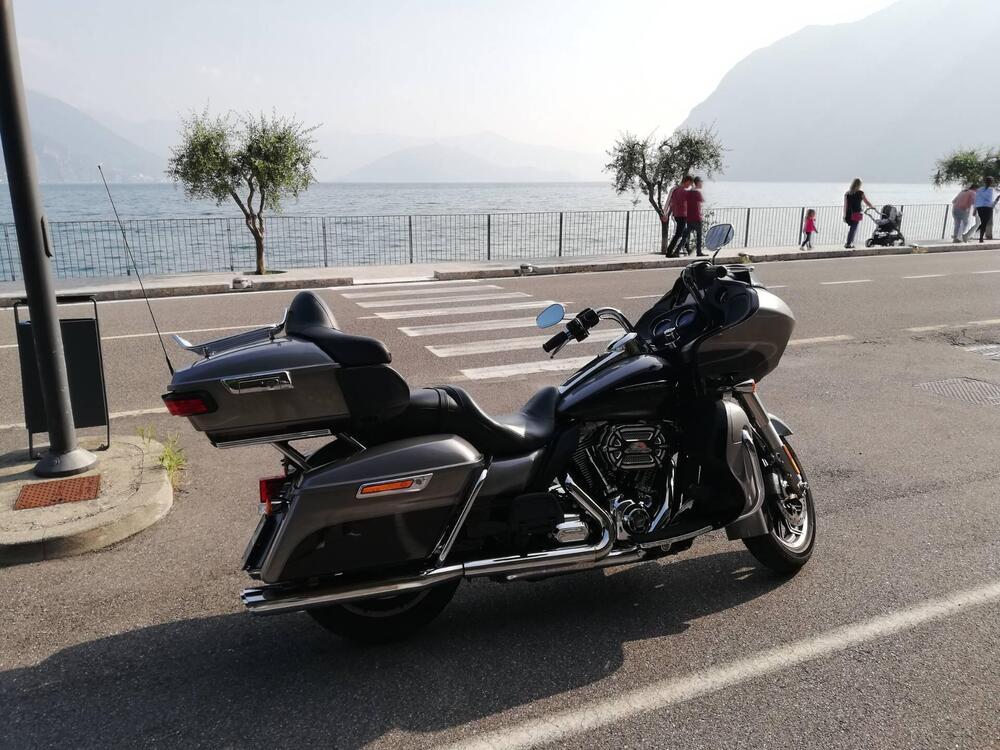 Harley-Davidson 107 Road Glide Ultra (2017 - 18) - FLTRU (2)