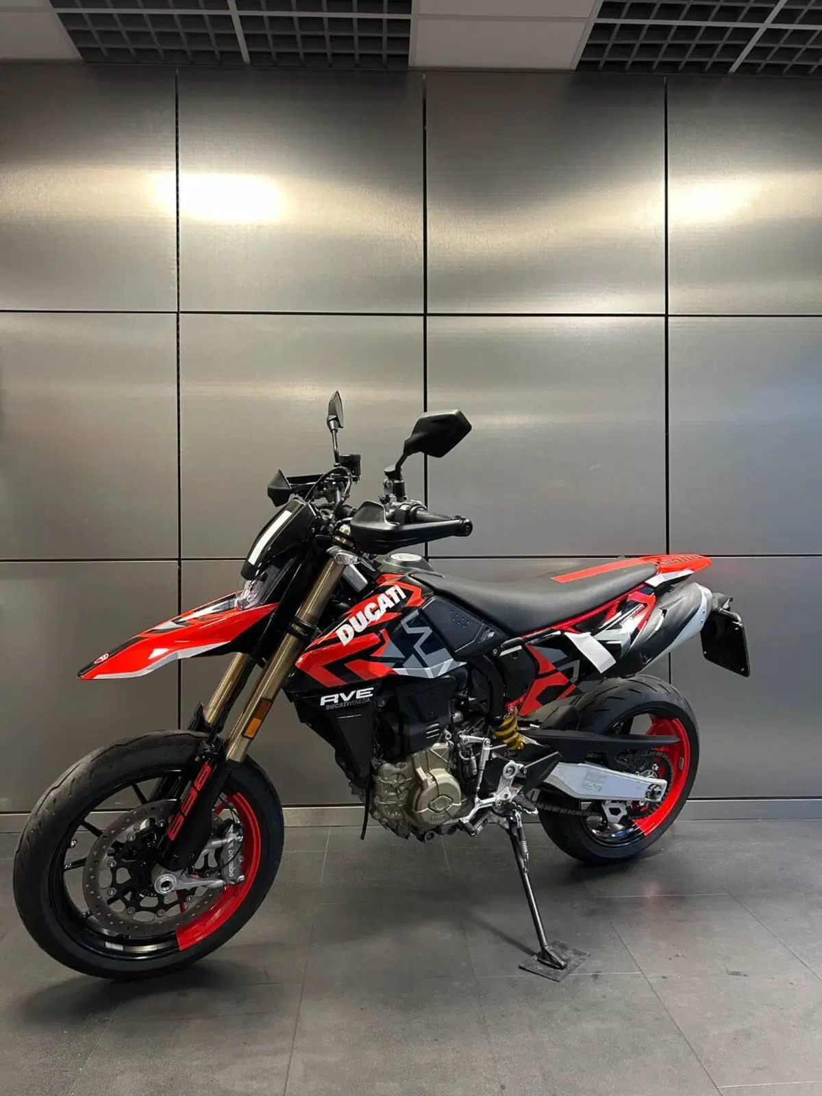 Ducati Hypermotard 698 Mono RVE (2024 - 26) (3)