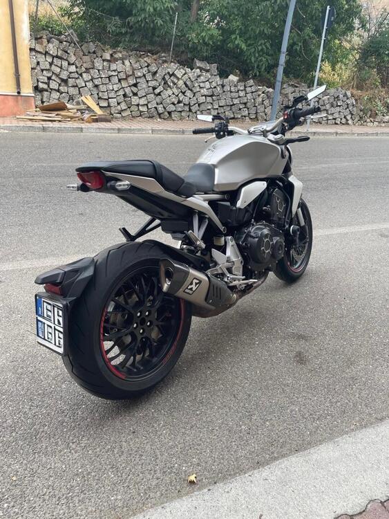 Honda CB 1000 R (2021 - 25) (2)