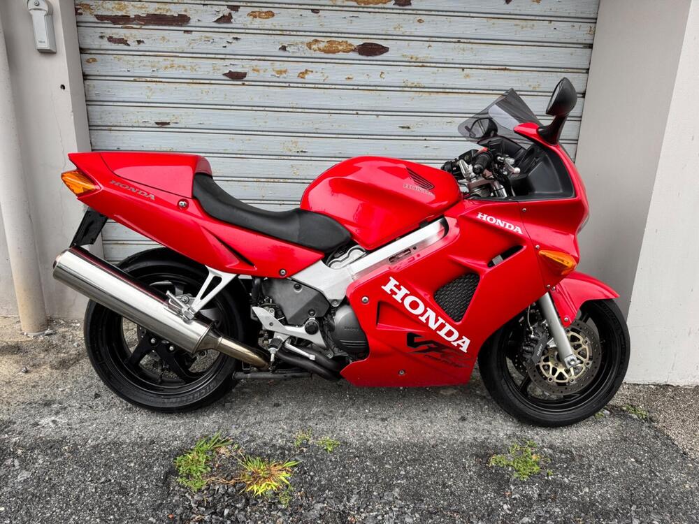 Honda VFR 800 (1998 - 01)