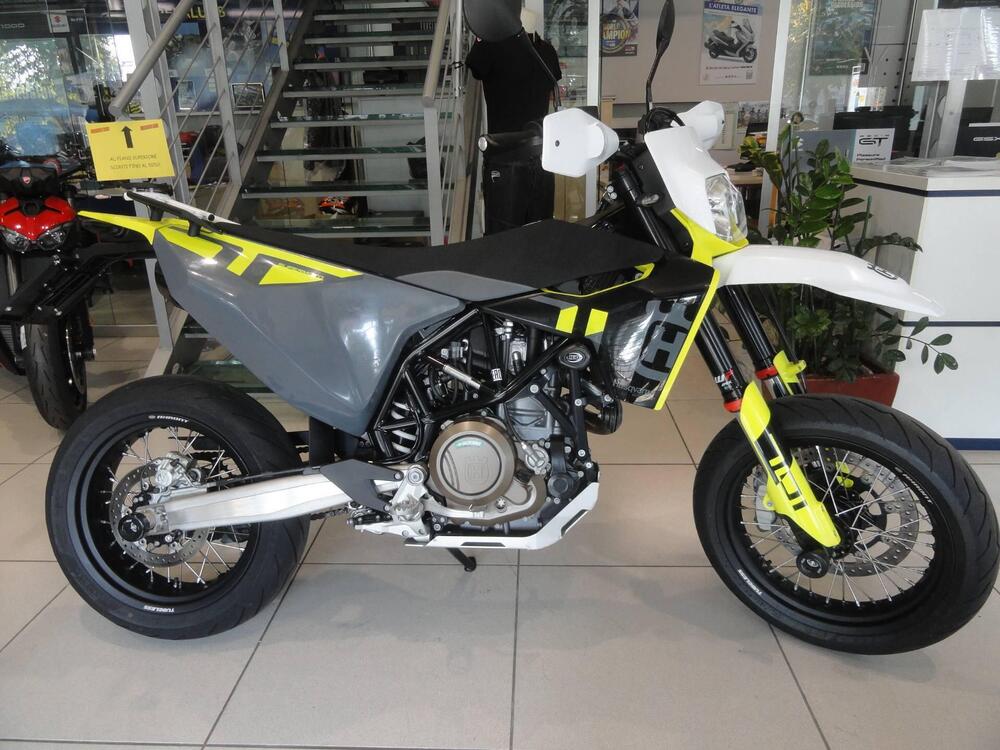 Husqvarna 701 Supermoto (2023 - 25)