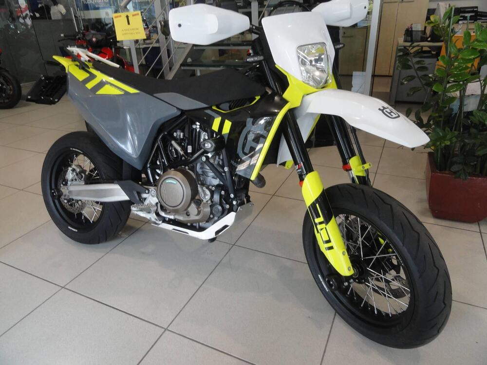 Husqvarna 701 Supermoto (2023 - 25) (2)
