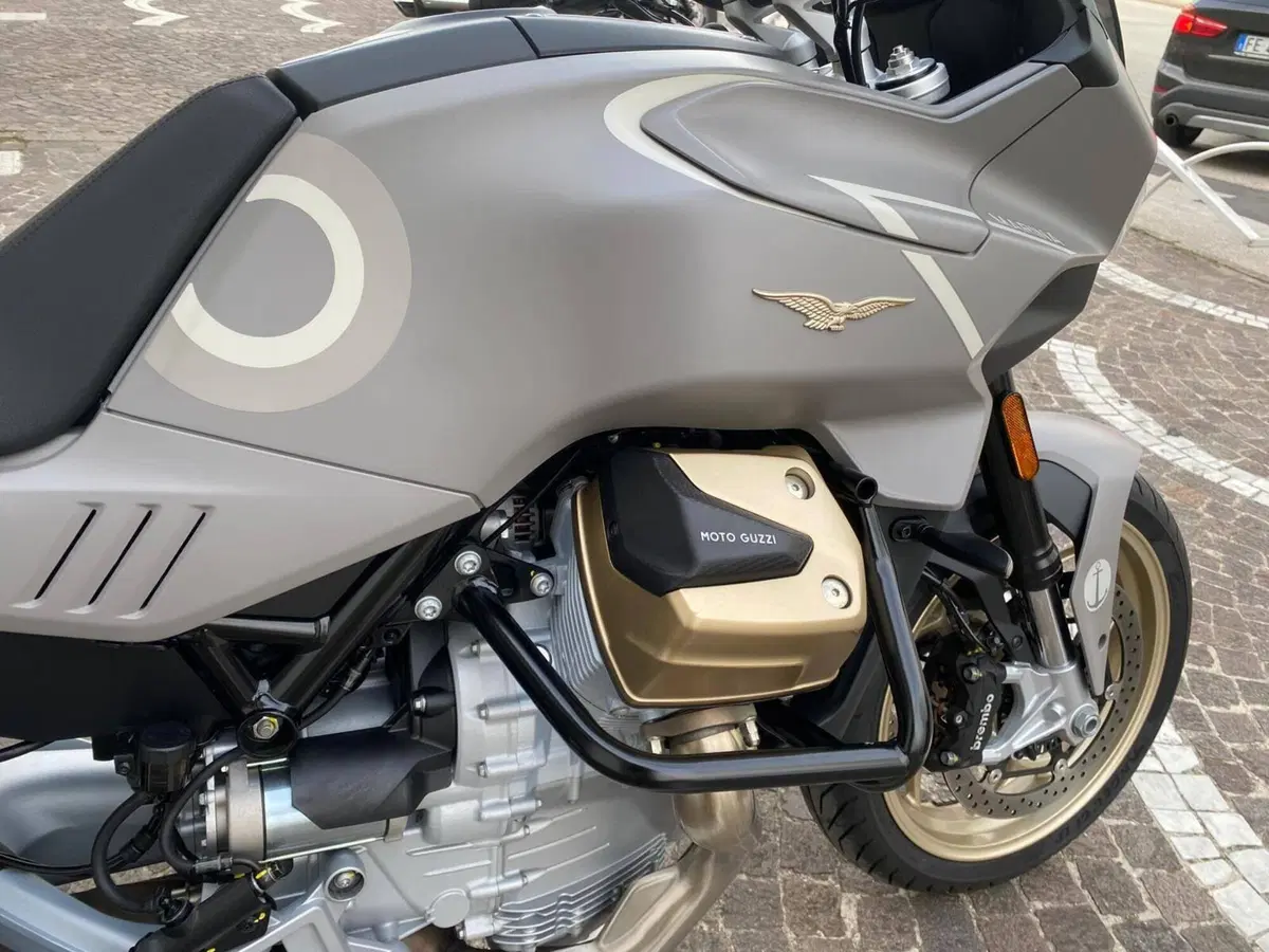 Moto Guzzi V100 Mandello (2025 - 26) (7)