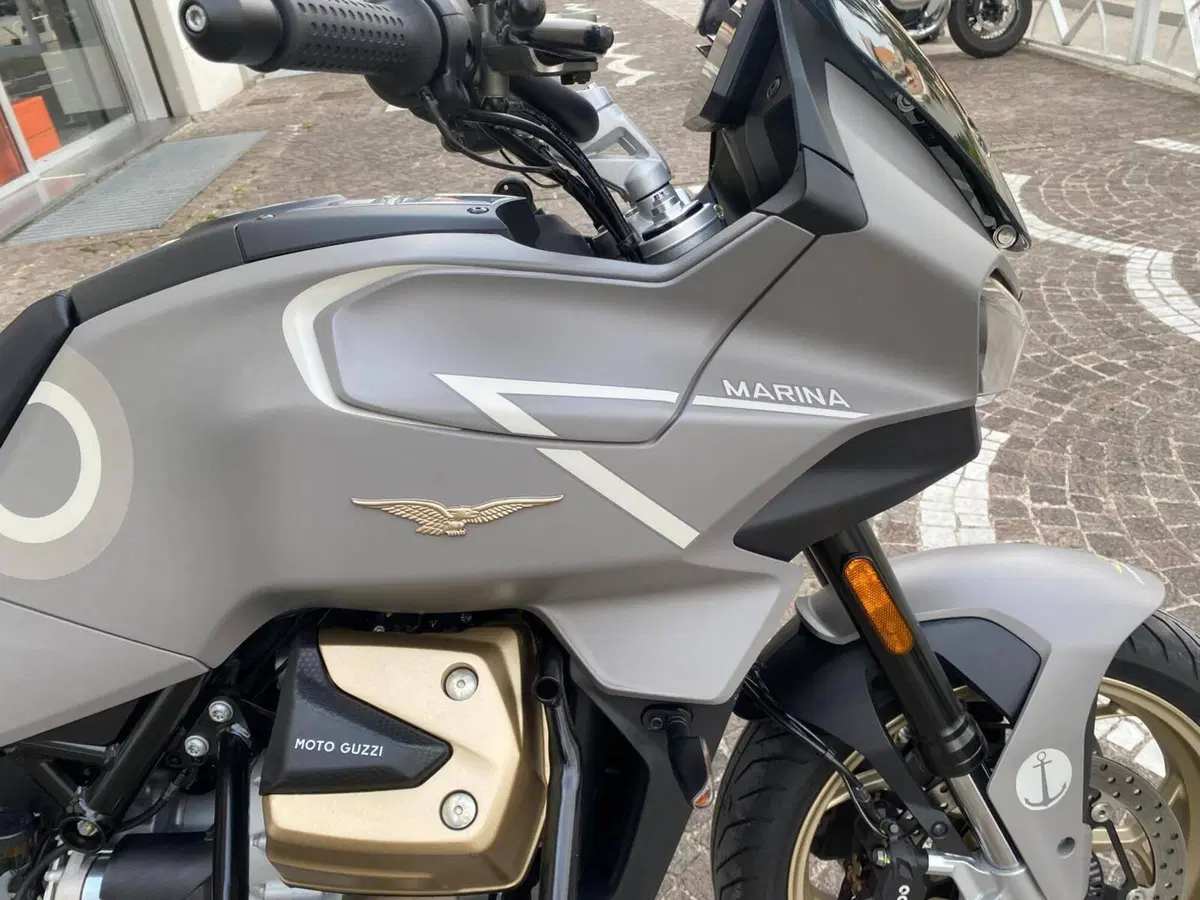 Moto Guzzi V100 Mandello (2025 - 26) (5)