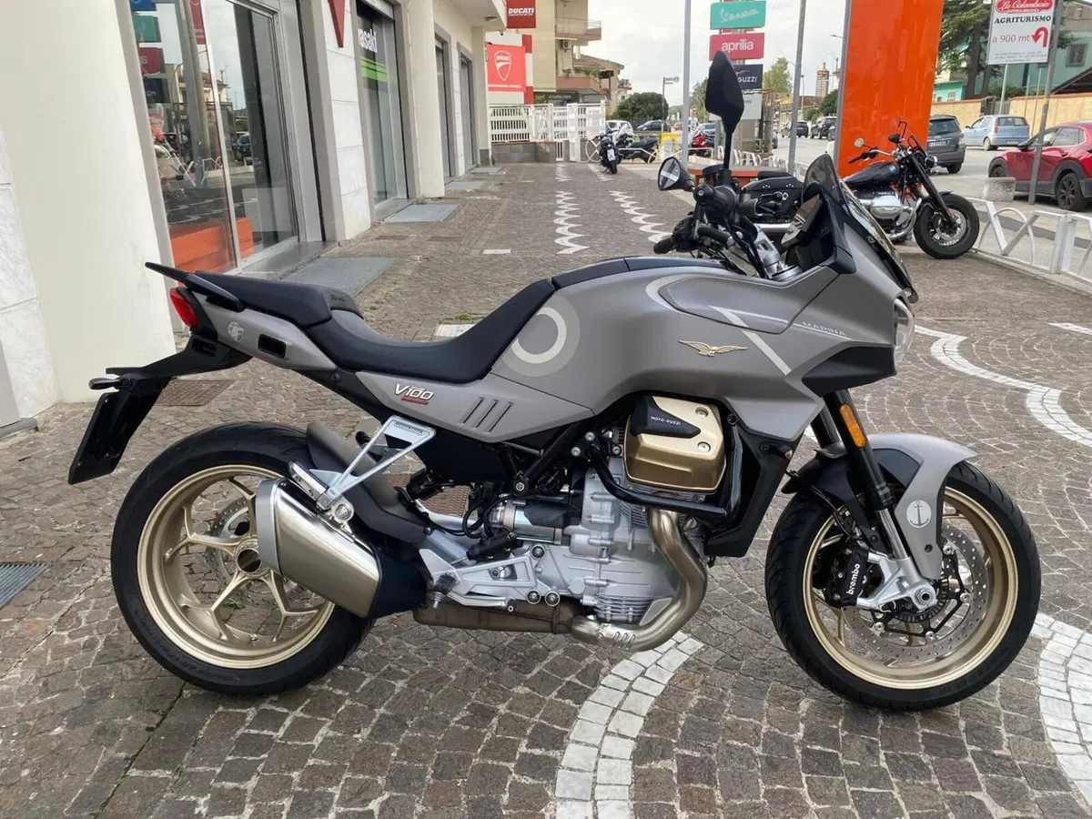 Moto Guzzi V100 Mandello (2025 - 26)