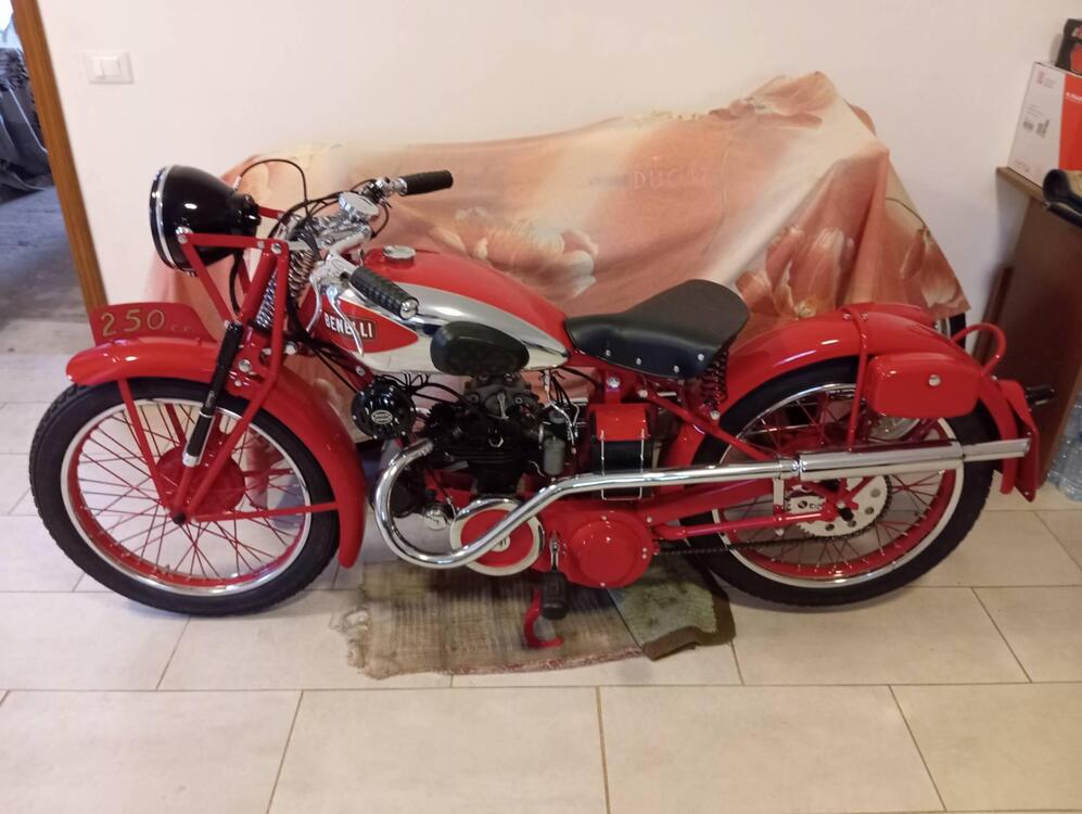 Benelli 220 sport 1935 (3)