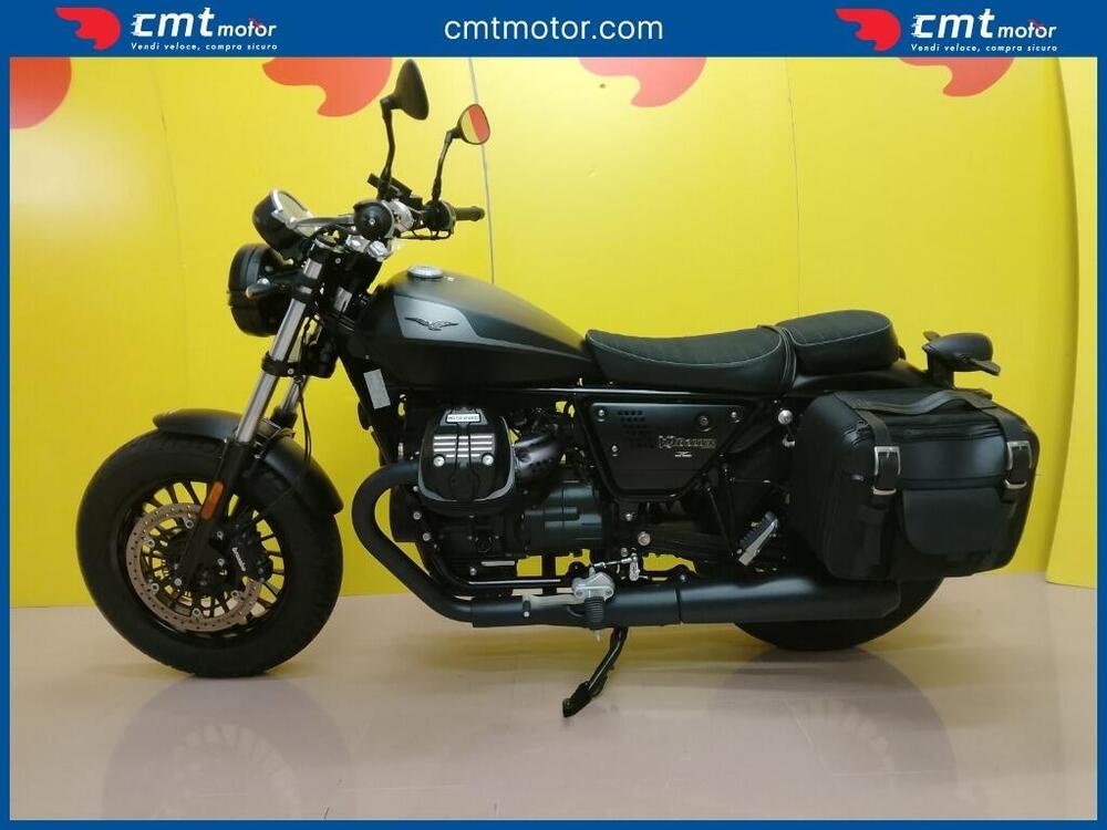 Moto Guzzi V9 Bobber (2021 - 25) (3)