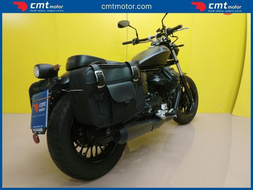 Moto Guzzi V9 Bobber (2021 - 25) (4)