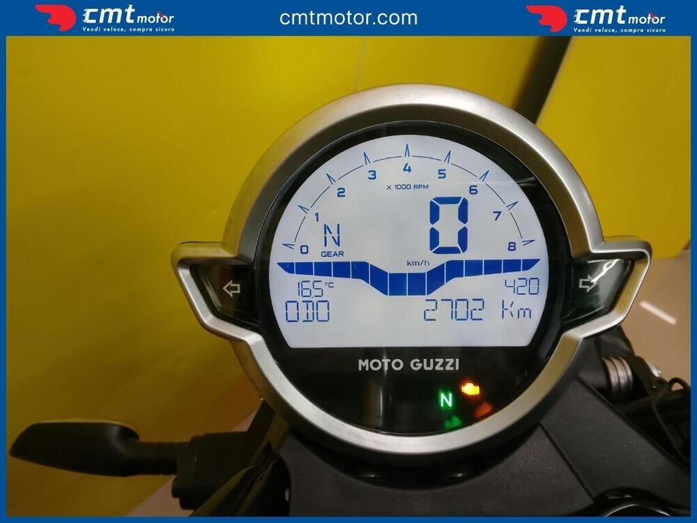 Moto Guzzi V9 Bobber (2021 - 25) (5)