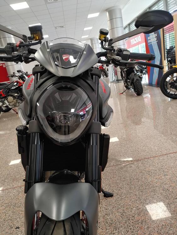 Ducati Monster 937 + (2021 - 25) (5)