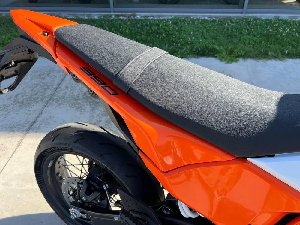 KTM 390 SMC R (2025 - 26) (4)