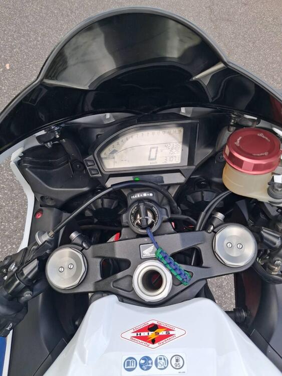 Honda CBR 1000 RR Fireblade (2012 - 16) (4)
