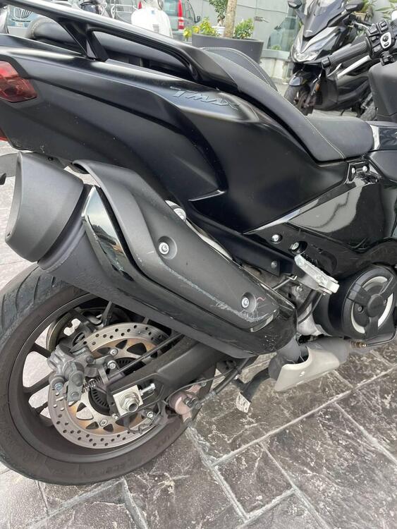 Yamaha T-Max 560 Tech Max (2022 - 24) (3)