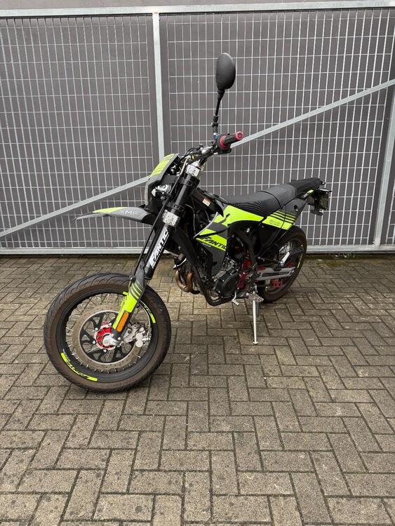 Fantic Motor XMF 125 Motard Performance 4T (2023 - 24) (3)