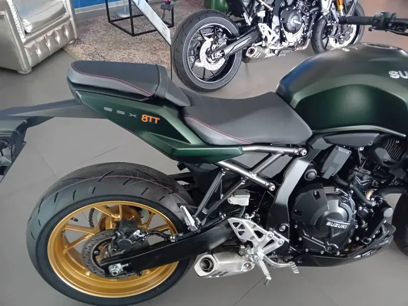 Suzuki GSX-8TT (2025 - 26) (11)
