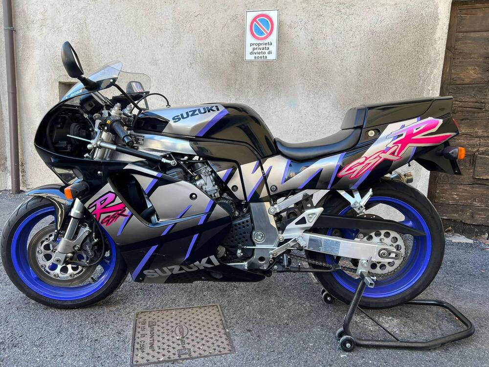 Suzuki Gsx r 750